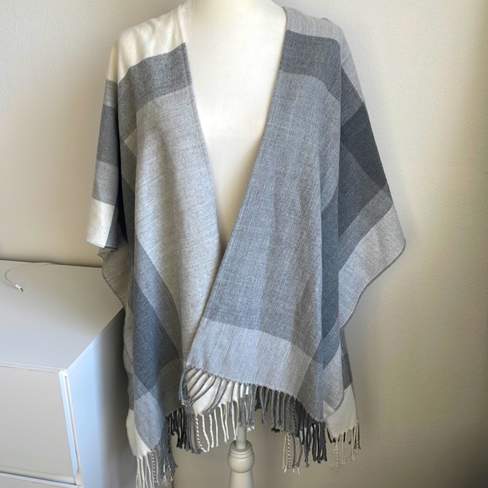 Women’s plaid cardigan